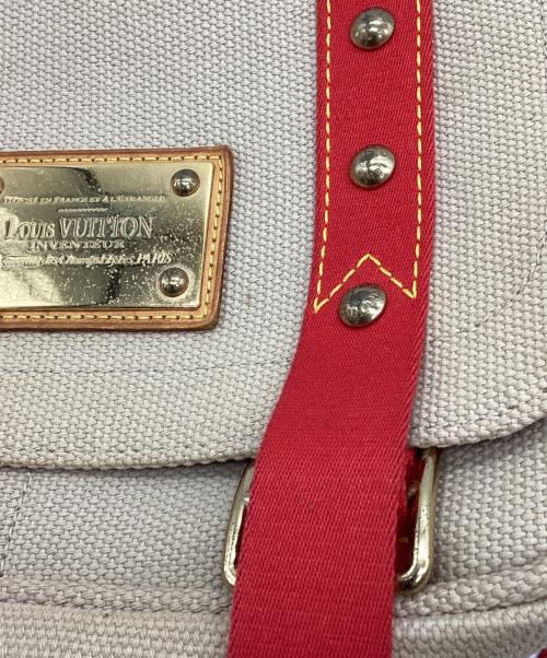 LOUIS VUITTON（ルイ ヴィトン）LOUIS VUITTON (ルイ ヴィトン) ショルダーバッグ ベージュの古着・服飾アイテム