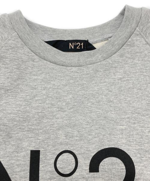 N°21 numero ventuno（ヌメロヴェントゥーノ）N°21 numero ventuno (ヌメロヴェントゥーノ) スウェットシャツ グレー サイズ:SIZE XL 未使用品の古着・服飾アイテム