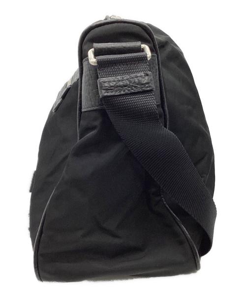 PRADA（プラダ）PRADA (プラダ) トライアングルロゴナイロンショルダーバッグ ブラックの古着・服飾アイテム