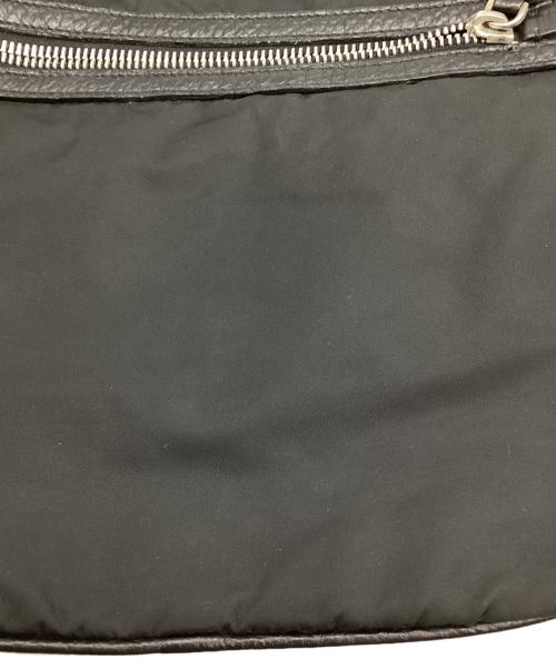 PRADA（プラダ）PRADA (プラダ) トライアングルロゴナイロンショルダーバッグ ブラックの古着・服飾アイテム