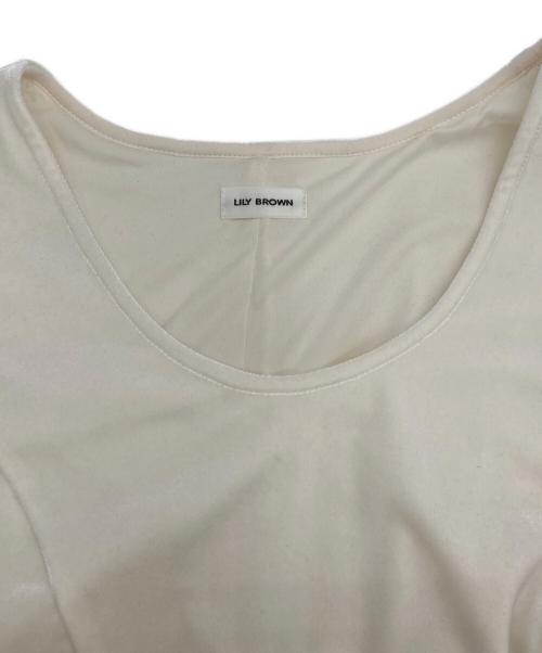 Lily Brown（リリーブラウン）Lily Brown (リリーブラウン) ベロアペプラムフリルトップス ホワイト サイズ:SIZE Freeの古着・服飾アイテム