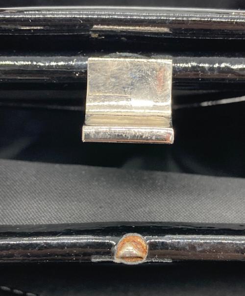 MOSCHINO（モスキーノ）MOSCHINO (モスキーノ) ハンドカフハンドルパテントハンドバッグ ブラック サイズ:実寸サイズをご参照下さい。の古着・服飾アイテム