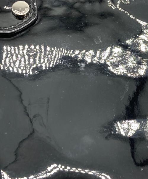 MOSCHINO（モスキーノ）MOSCHINO (モスキーノ) ハンドカフハンドルパテントハンドバッグ ブラック サイズ:実寸サイズをご参照下さい。の古着・服飾アイテム