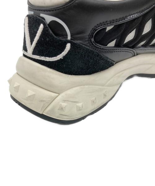 VALENTINO（ヴァレンティノ）VALENTINO (ヴァレンティノ) スニーカー ホワイト×ブラック サイズ:SIZE 27 1/2の古着・服飾アイテム