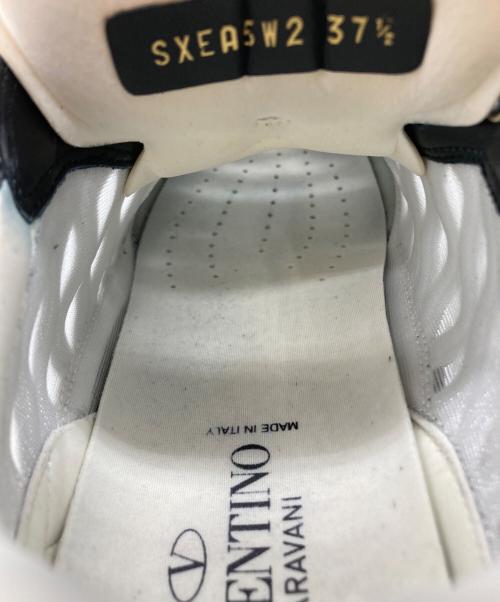 VALENTINO（ヴァレンティノ）VALENTINO (ヴァレンティノ) スニーカー ホワイト×ブラック サイズ:SIZE 27 1/2の古着・服飾アイテム