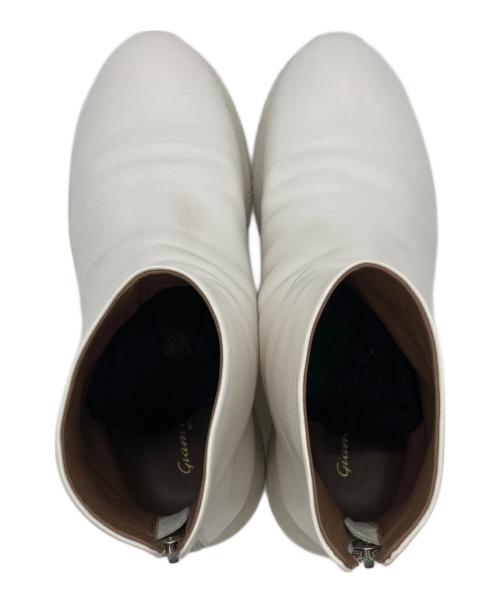 Gianvito Rossi（ジャンヴィト ロッシ）Gianvito Rossi (ジャンヴィト ロッシ) ジップアップ  レザー ショートブーツ ホワイト サイズ:SIZE 41の古着・服飾アイテム