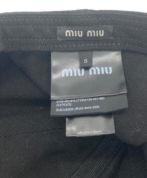 MIU MIU（ミュウミュウ）MIU MIU (ミュウミュウ) ベースボールキャップ ブラック サイズ:SIZE Sの古着・服飾アイテム