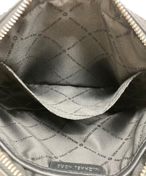 MICHAEL KORS（マイケル・コース）MICHAEL KORS (マイケル・コース) シグネチャークロスボディーバッグ ブラック サイズ:実寸サイズをご参照下さい。の古着・服飾アイテム