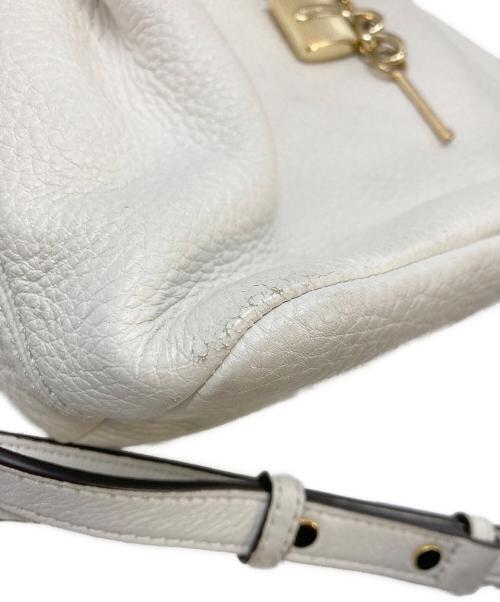 MICHAEL KORS（マイケル・コース）MICHAEL KORS (マイケル・コース) チェーンショルダーバッグ ホワイト サイズ:実寸サイズをご参照下さい。の古着・服飾アイテム