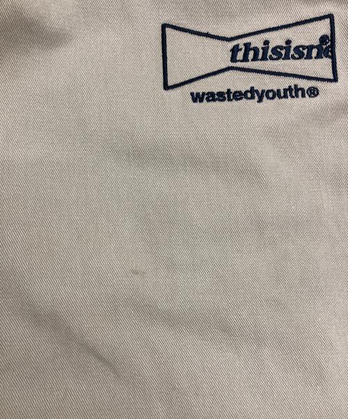 WASTED YOUTH（ウェイステッドユース）WASTED YOUTH (ウェイステッドユース) thisisneverthat (ディスイズネバーザット) チノパン ベージュ サイズ:Mの古着・服飾アイテム