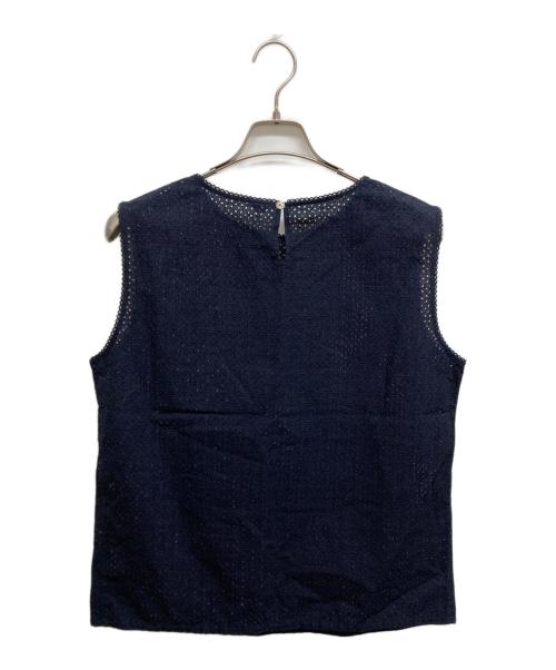 45R（フォーティファイブ・アール）45R (フォーティファイブ・アール) フラワーカットワーク ノースリーブブラウス ネイビー サイズ:2の古着・服飾アイテム