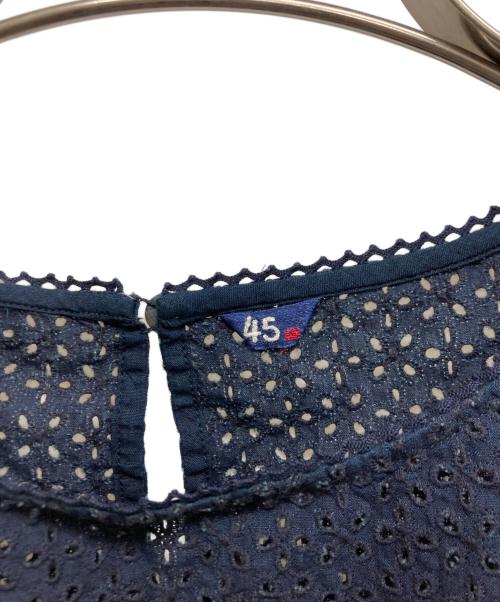 45R（フォーティファイブ・アール）45R (フォーティファイブ・アール) フラワーカットワーク ノースリーブブラウス ネイビー サイズ:2の古着・服飾アイテム