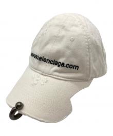 BALENCIAGA（バレンシアガ）の古着「刺繍 ダメージ加工 ピアス ベルクロ キャップ」｜ホワイト