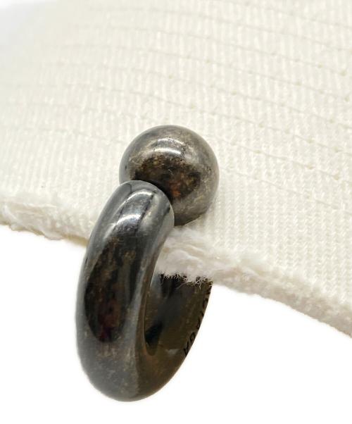 BALENCIAGA（バレンシアガ）BALENCIAGA (バレンシアガ) 刺繍 ダメージ加工 ピアス ベルクロ キャップ ホワイト サイズ:SIZE Sの古着・服飾アイテム