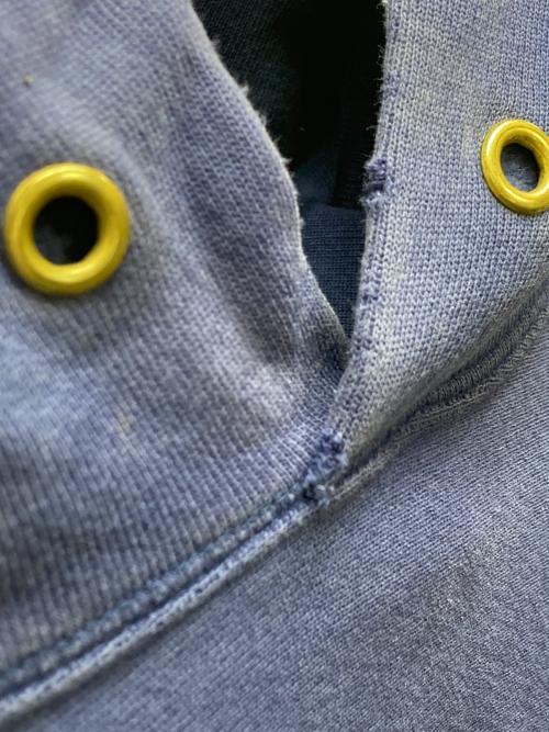 Champion REVERSE WEAVE（チャンピオン リバース ウィーブ）Champion REVERSE WEAVE (チャンピオン リバース ウィーブ) ヴィンテージパーカー ネイビー サイズ:SIZE XLの古着・服飾アイテム