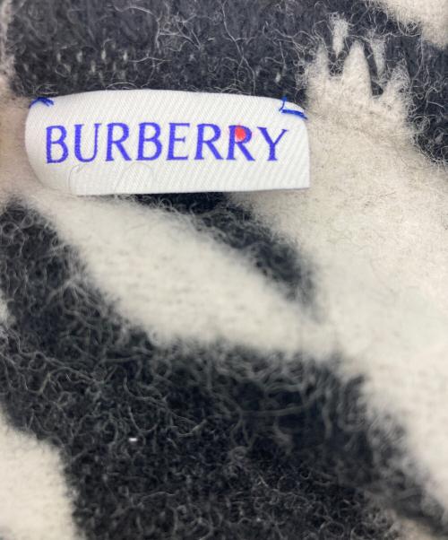 BURBERRY（バーバリー）BURBERRY (バーバリー) Houndstooth Wool Blanket Cape/ハウンドトゥースウールブランケットケープ ホワイト×ブラック サイズ:Lの古着・服飾アイテム