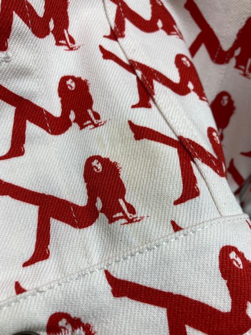 Calvin Klein Jeans（カルバンクラインジーンズ）Calvin Klein Jeans (カルバンクラインジーンズ) Allover Icon Printed Trucker Jacket/デニムジャケット ホワイト×レッド サイズ:SIZE Lの古着・服飾アイテム