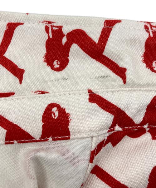 Calvin Klein Jeans（カルバンクラインジーンズ）Calvin Klein Jeans (カルバンクラインジーンズ) Allover Icon Printed Trucker Jacket/デニムジャケット ホワイト×レッド サイズ:SIZE Lの古着・服飾アイテム