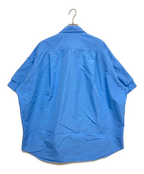 SOFTHYPHEN（ソフトハイフン）SOFTHYPHEN (ソフトハイフン) ダブルフロントオーバーサイズシャツ ブルー サイズ:SIZE3の古着・服飾アイテム