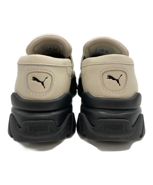 PUMA（プーマ）PUMA (プーマ) LOAFYR WMNS ALPINE SNOW/PUMA BLACK アイボリー サイズ:23.5cm 未使用品の古着・服飾アイテム