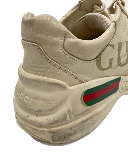 GUCCI（グッチ）GUCCI (グッチ) スニーカー ベージュ サイズ:SIZE5の古着・服飾アイテム