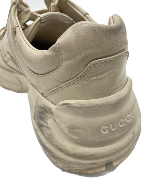 GUCCI（グッチ）GUCCI (グッチ) スニーカー ベージュ サイズ:SIZE5の古着・服飾アイテム