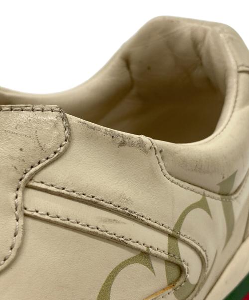 GUCCI（グッチ）GUCCI (グッチ) スニーカー ベージュ サイズ:SIZE5の古着・服飾アイテム
