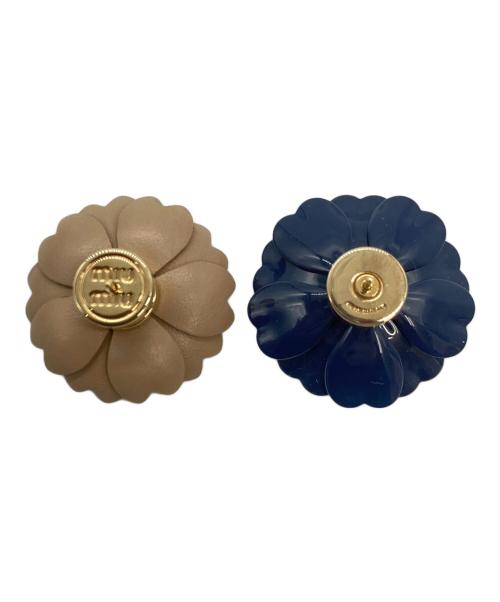 MIU_MIU（ミウ_ミウ）MIU_MIU (ミウ_ミウ) メタルxレザーピアス  サイズ:実寸サイズをご参照下さい。の古着・服飾アイテム