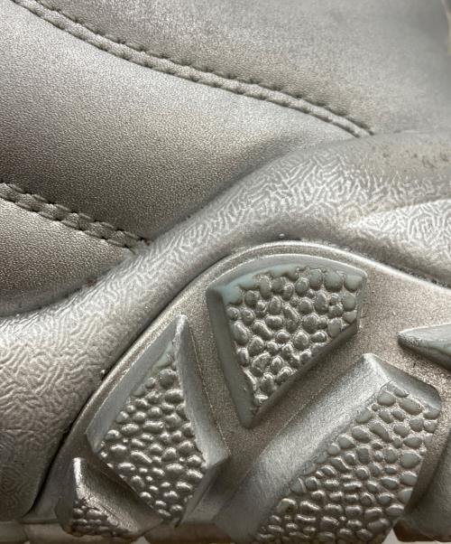 Acne studios（アクネ ストゥディオズ）Acne studios (アクネ ストゥディオズ) Bolzter Football シルバー サイズ:EU39の古着・服飾アイテム