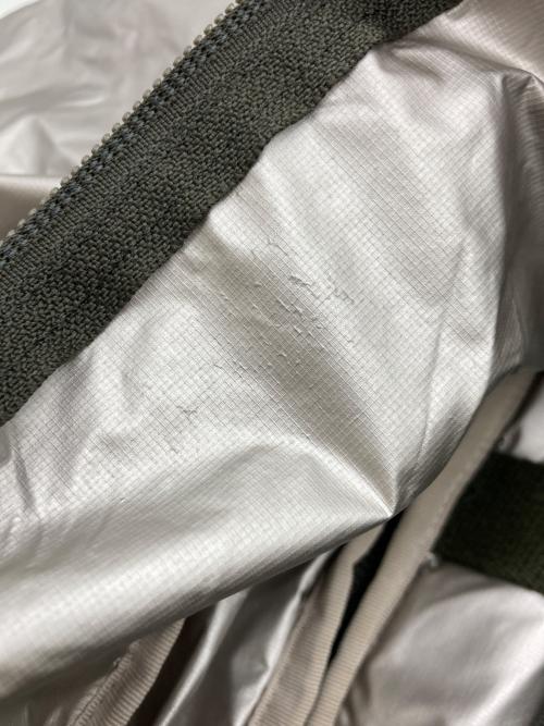 LeSportsac（レスポートサック）LeSportsac (レスポートサック) Essential Collection modern flap backpack カーキの古着・服飾アイテム