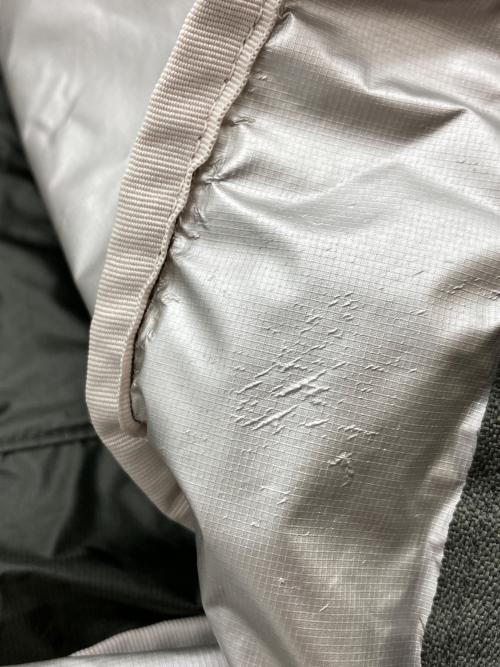 LeSportsac（レスポートサック）LeSportsac (レスポートサック) Essential Collection modern flap backpack カーキの古着・服飾アイテム