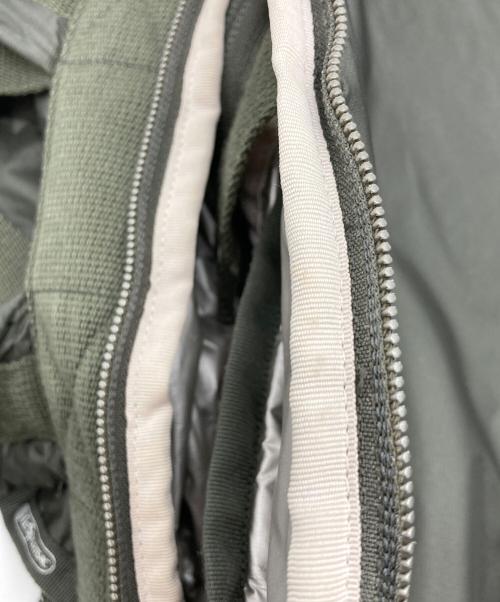 LeSportsac（レスポートサック）LeSportsac (レスポートサック) Essential Collection modern flap backpack カーキの古着・服飾アイテム