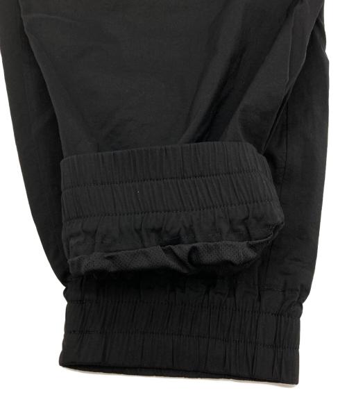 WHITE MOUNTAINEERING（ホワイトマウンテ二アニング）WHITE MOUNTAINEERING (ホワイトマウンテ二アニング) WIDE CARGO JOGGER PANTS ブラック サイズ:SIZE 0の古着・服飾アイテム