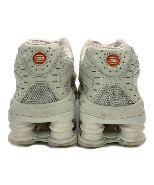 NIKE（ナイキ）NIKE (ナイキ) SHOX RIDE 2 LIGHT BONE TURF ORANGE-PHANTOM サイズ:23.5cmの古着・服飾アイテム