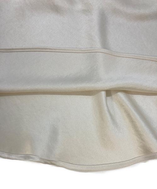 anuans（アニュアンス）anuans (アニュアンス) サテンバイアスナロースカート ホワイト サイズ:SIZE Sの古着・服飾アイテム