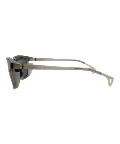 District Vision（ディストリクトヴィジョン）District Vision (ディストリクトヴィジョン) and wander (アンドワンダー) sunglasses w/strap グレー サイズ:SIZE Freeの古着・服飾アイテム