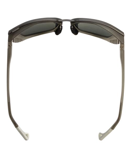 District Vision（ディストリクトヴィジョン）District Vision (ディストリクトヴィジョン) and wander (アンドワンダー) sunglasses w/strap グレー サイズ:SIZE Freeの古着・服飾アイテム