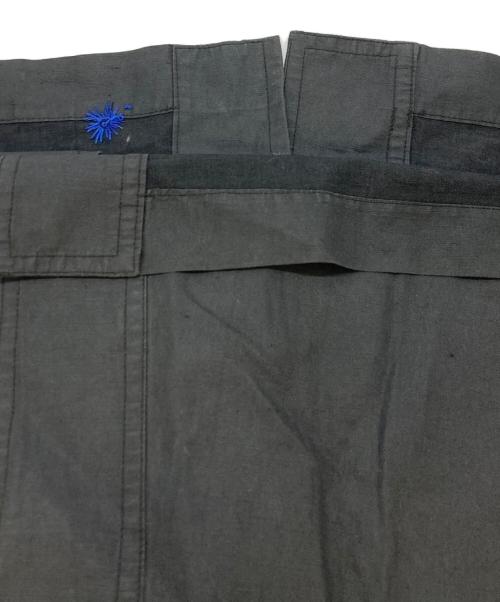 ISSEY MIYAKE（イッセイミヤケ）ISSEY MIYAKE (イッセイミヤケ) スカート グレー サイズ:SIZE Mの古着・服飾アイテム