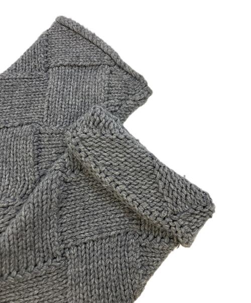 J.W.ANDERSON（ジェイダブリューアンダーソン）J.W.ANDERSON (ジェイダブリューアンダーソン) ロゴパッチ付きクロップニット グレー サイズ:SIZE XSの古着・服飾アイテム