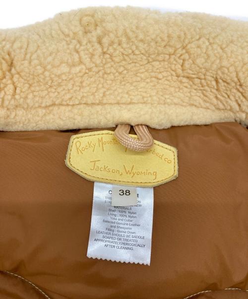 RockyMountainFeatherBed（ロッキーマウンテンフェザーベッド）RockyMountainFeatherBed (ロッキーマウンテンフェザーベッド) Christy Vest/ダウンベスト　450-452-20 ベージュ×ブラウン サイズ:SIZE38の古着・服飾アイテム