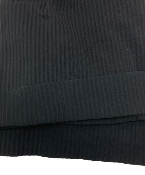 me ISSEY MIYAKE（ミーイッセイ ミヤケ）me ISSEY MIYAKE (ミーイッセイ ミヤケ) タックプリーツワイドパンツ ブラック サイズ:SIZE Freeの古着・服飾アイテム