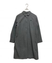 FRED PERRY（フレッドペリー）の古着「プリーツバックシャツドレス」｜グレー