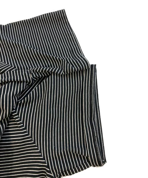 A.P.C.（アーペーセー）A.P.C. (アーペーセー) ボーダーTシャツ ホワイト×ブラック サイズ:SIZE Mの古着・服飾アイテム