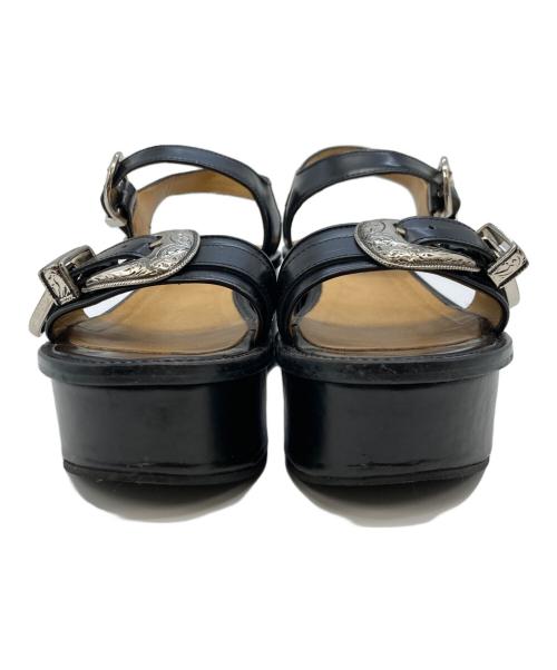 TOGA PULLA（トーガ プルラ）TOGA PULLA (トーガ プルラ) バックルサンダル ブラック サイズ:SIZE 37の古着・服飾アイテム