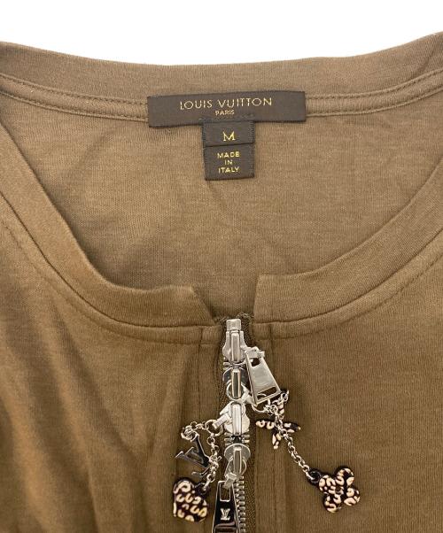 LOUIS VUITTON（ルイ ヴィトン）LOUIS VUITTON (ルイ ヴィトン) チャーム付きハーフジップカットソー ブラウン サイズ:Ｍの古着・服飾アイテム