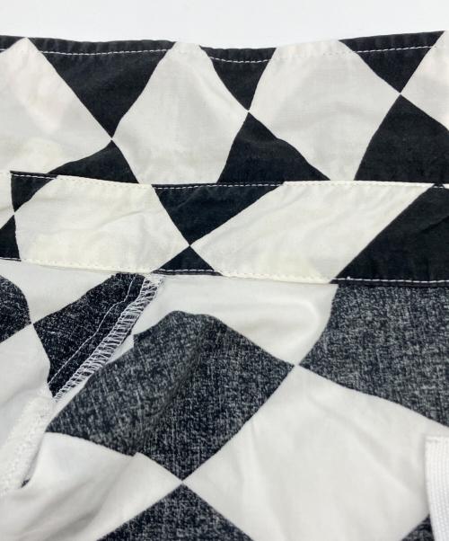 MM6 Maison Margiela（エムエムシックスメゾンマルジェラ）MM6 Maison Margiela (エムエムシックスメゾンマルジェラ) OVERSIZED DISTORTED CHESS PRINT LONG SHIRT ブラック×ホワイト サイズ:SIZE Mの古着・服飾アイテム