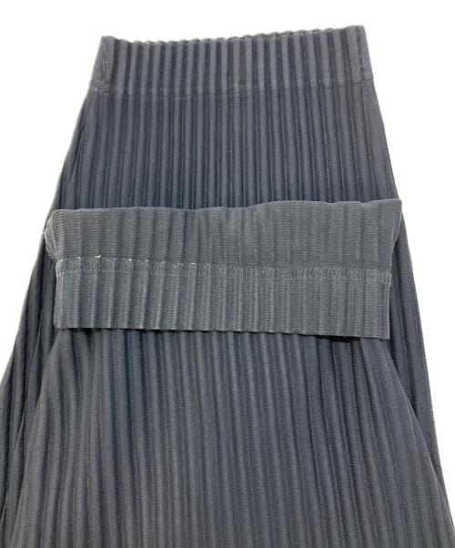 HOMME PLISSE ISSEY MIYAKE（オム プリッセ イッセイ ミヤケ）HOMME PLISSE ISSEY MIYAKE (オム プリッセ イッセイ ミヤケ) BASICS プリーツパンツ ネイビー サイズ:SIZE 3の古着・服飾アイテム
