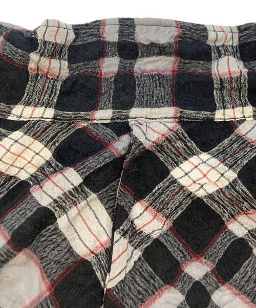 慈雨（ジウ）慈雨 (ジウ) チェックシャツジャケット ブラック×グレー サイズ:SIZE40の古着・服飾アイテム