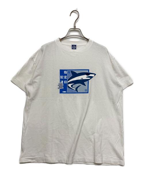 THE BLACK EYE PATCH（ブラックアイパッチ）THE BLACK EYE PATCH (ブラックアイパッチ) creative drug store (クリエイティブドラッグストア) 指定日配達シャークプリントTシャツ ホワイト サイズ:SIZE Lの古着・服飾アイテム