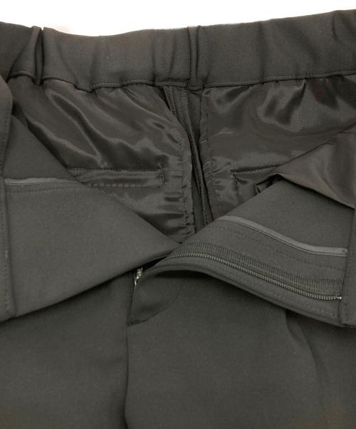 UNITED ARROWS TOKYO（ユナイテッドアローズトウキョウ）UNITED ARROWS TOKYO (ユナイテッドアローズトウキョウ) SPONGY タック テーパードパンツ 1514-1-440001 ブラック サイズ:SIZE 38の古着・服飾アイテム